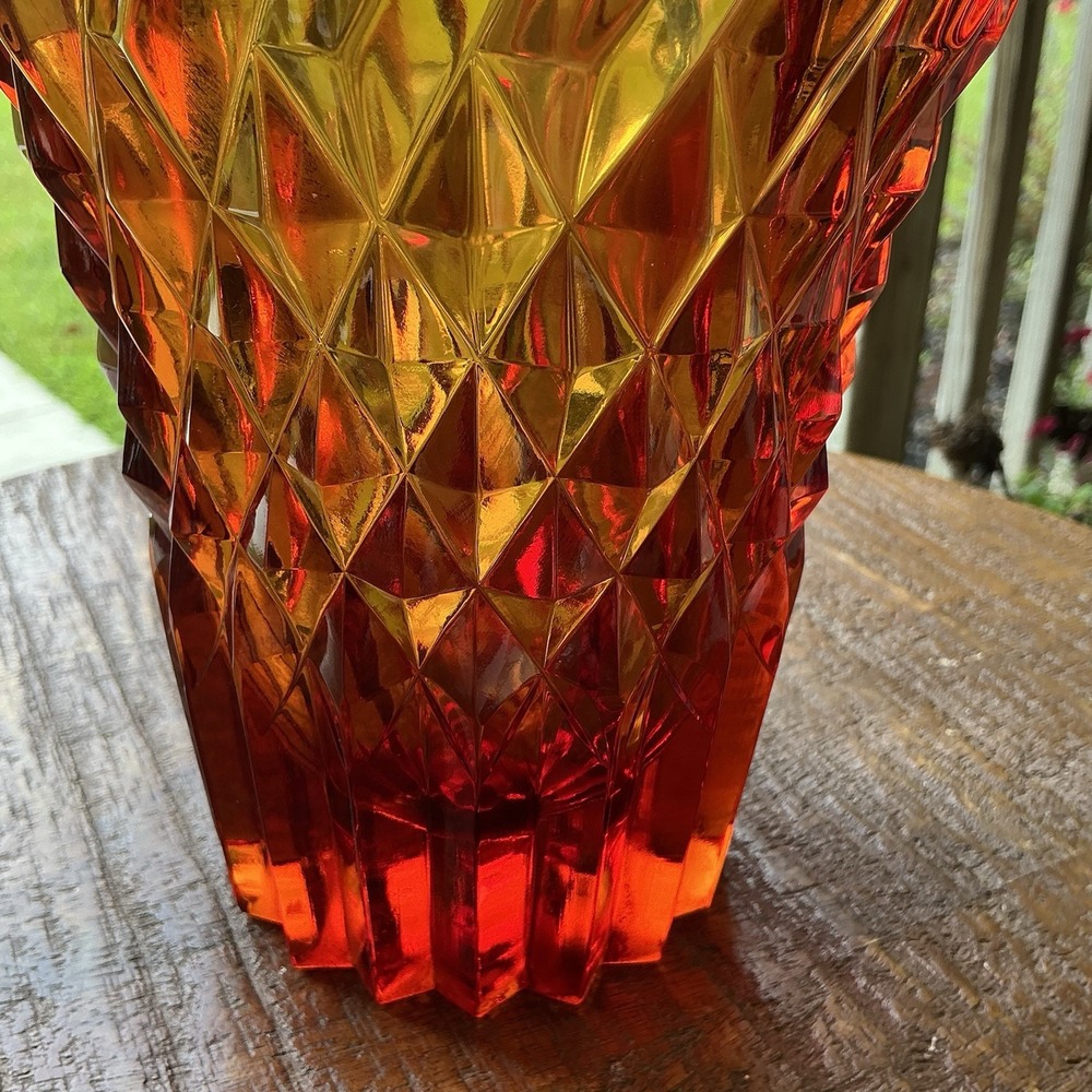 VTG L.E. Smith Amberina Diamond Point Swirl Vase Amber Glass, Heavy Pressed - Picture 5 of 14